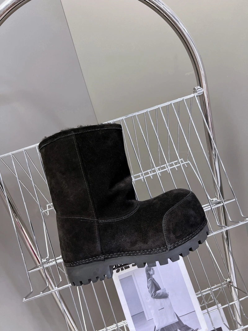 Bold Bxlxnciaga Boots 109732