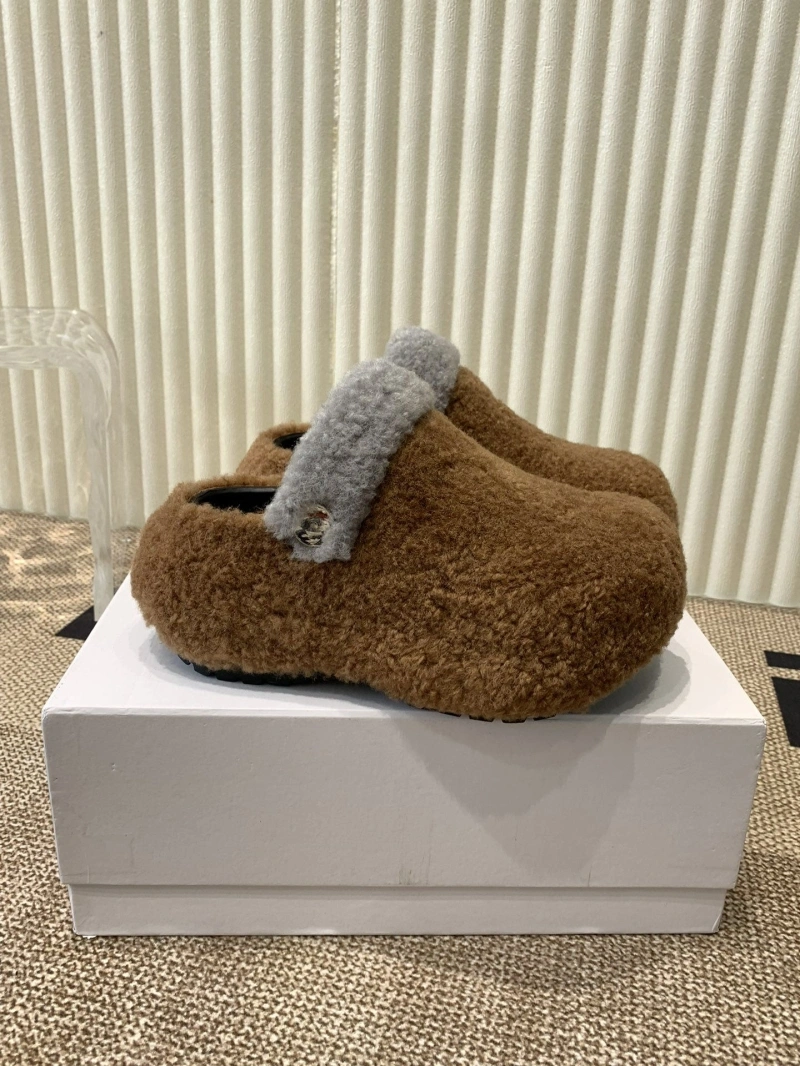 Durable Othxr Slippers 214928