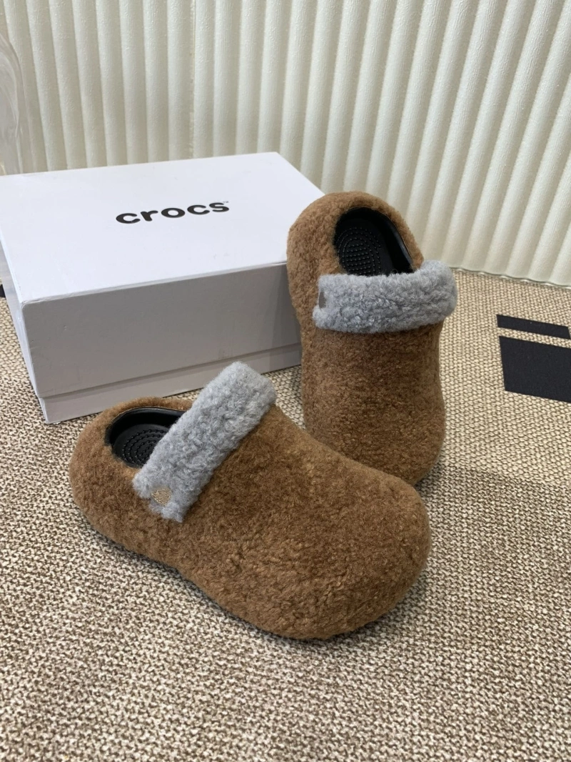 Durable Othxr Slippers 214928