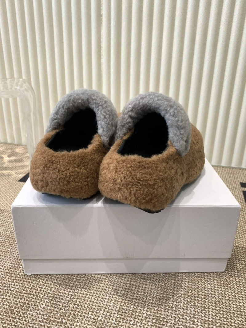 Durable Othxr Slippers 214928