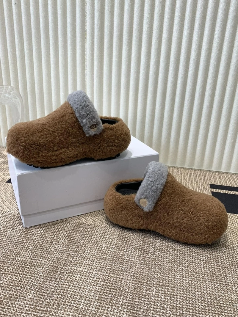 Durable Othxr Slippers 214928