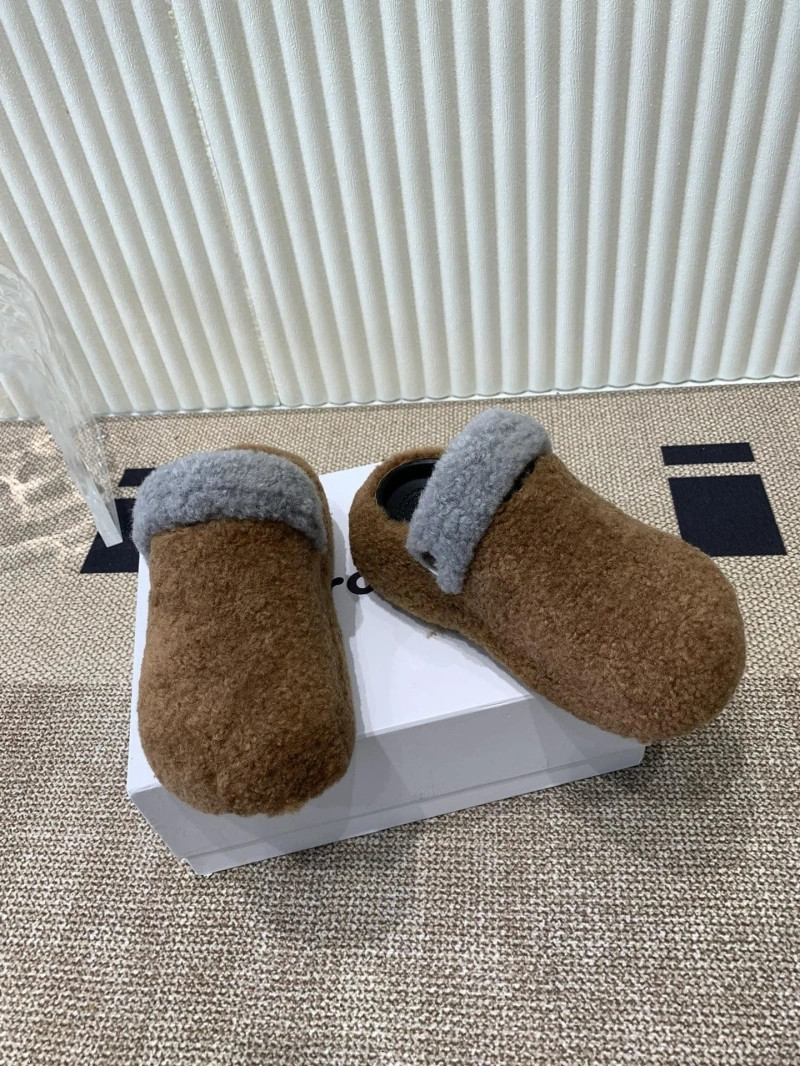 Durable Othxr Slippers 214928