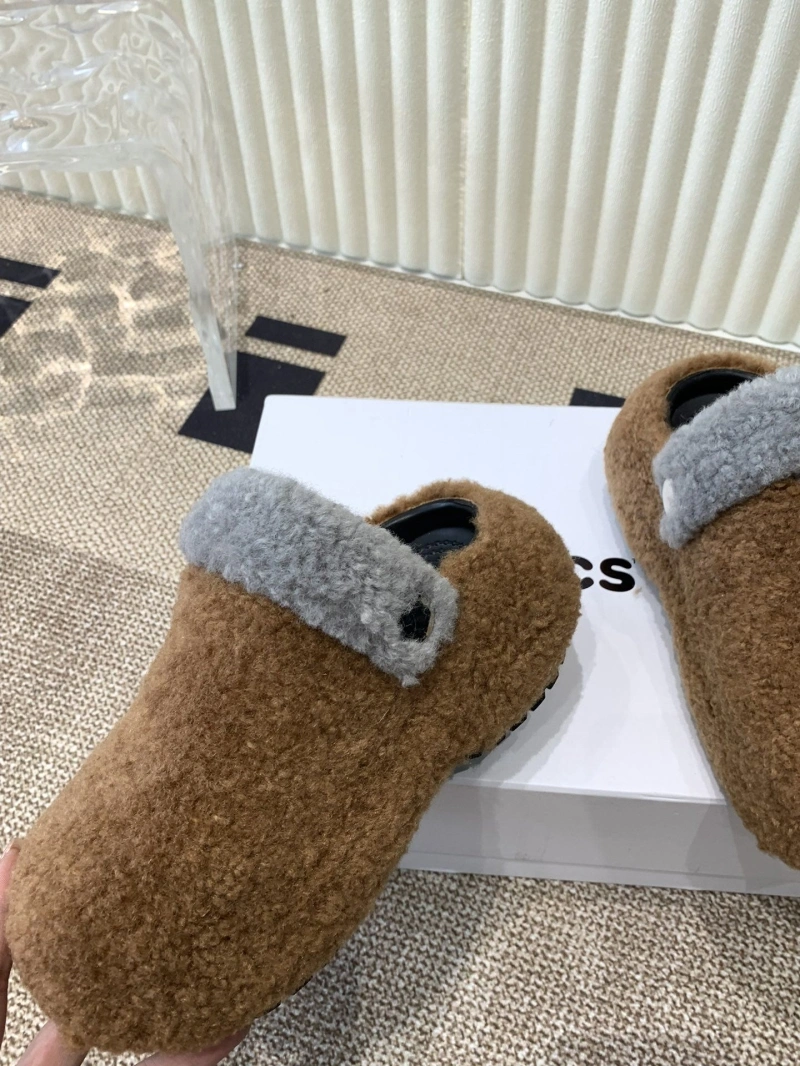 Durable Othxr Slippers 214928