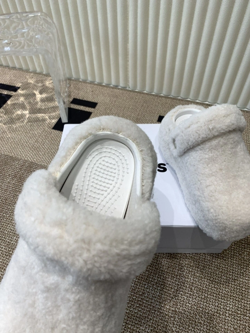 Bold Othxr Slippers 214936