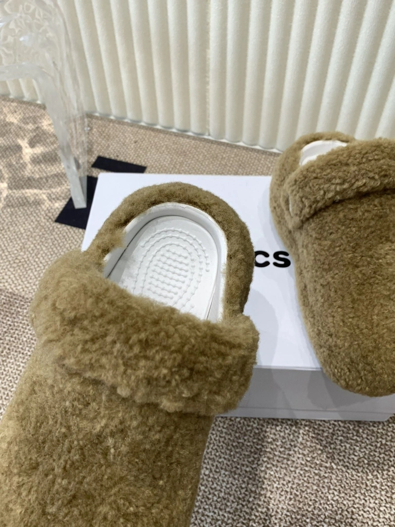 WellDesigned Othxr Slippers 214924