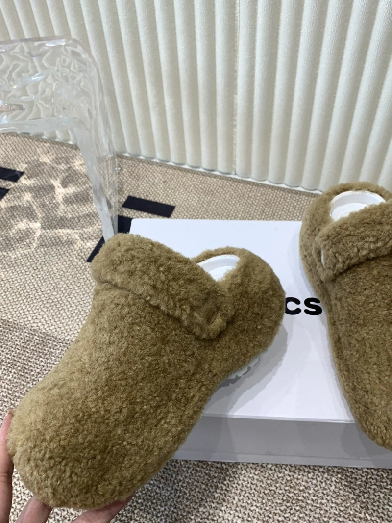 WellDesigned Othxr Slippers 214924