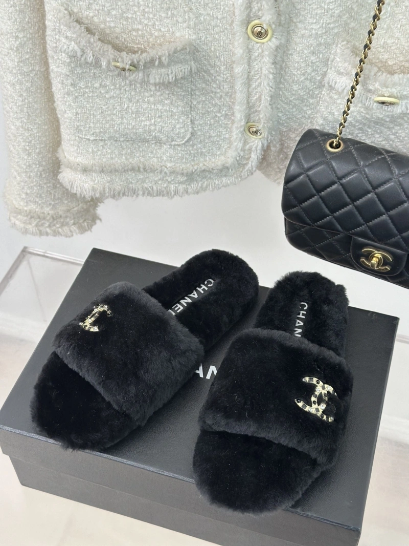 Sleek Chxnxl Slippers 126141