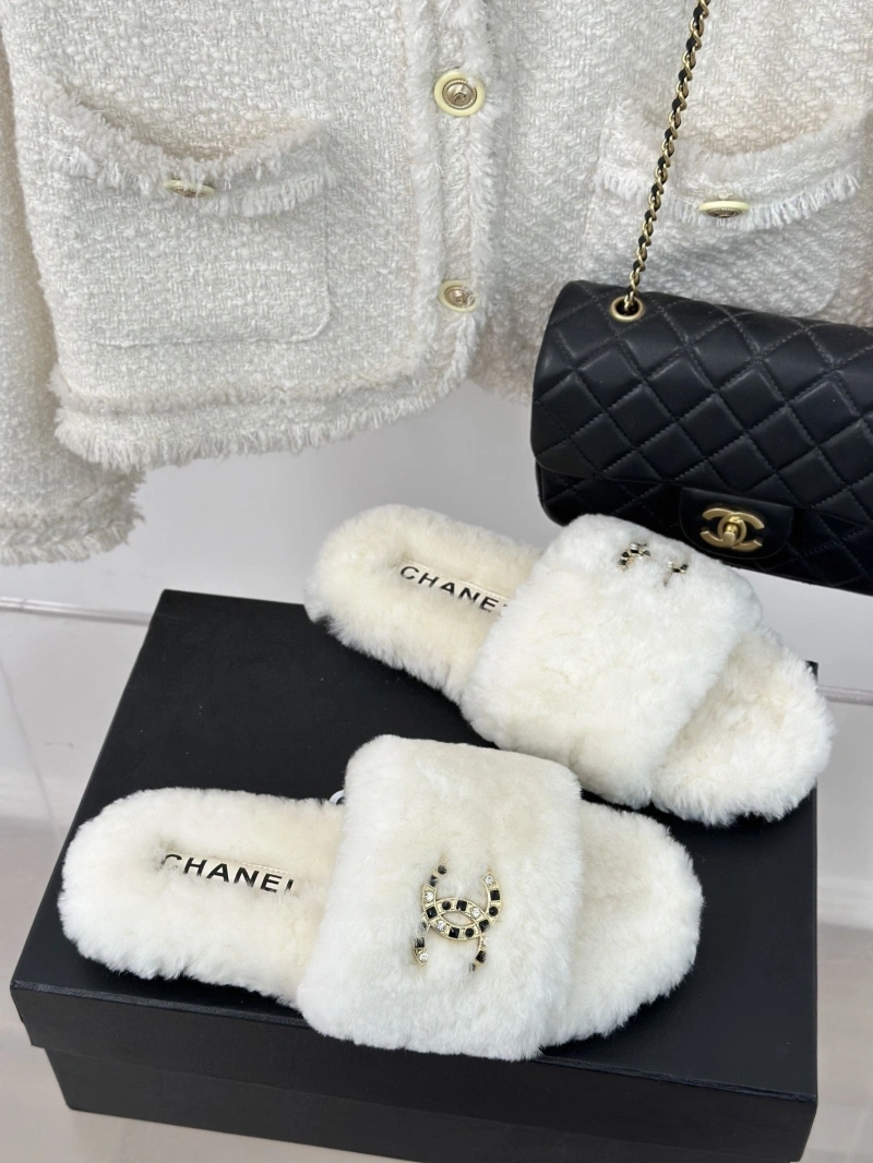 Unique Chxnxl Slippers 126155