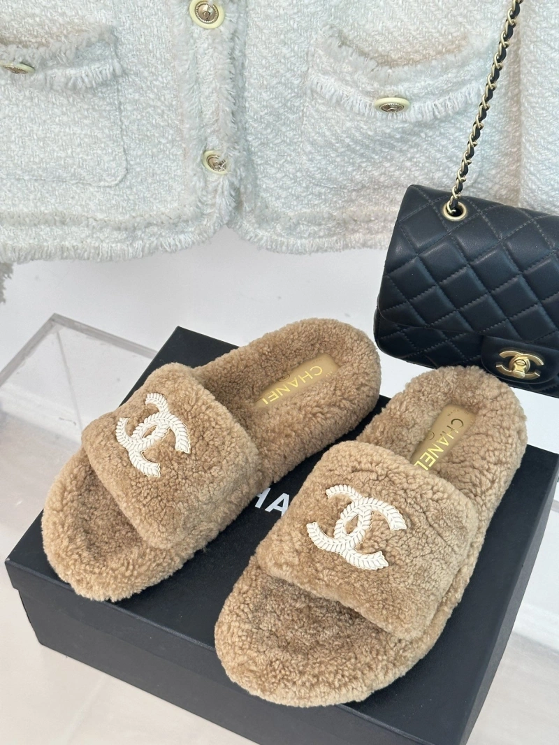 Flexible Chxnxl Slippers 126152