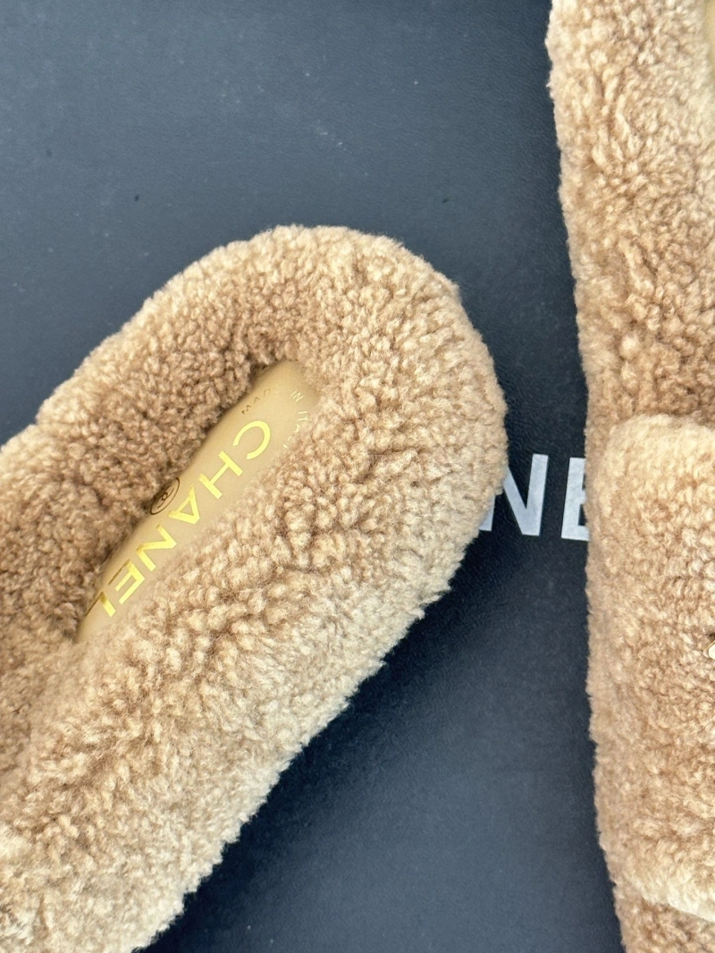 Flexible Chxnxl Slippers 126152