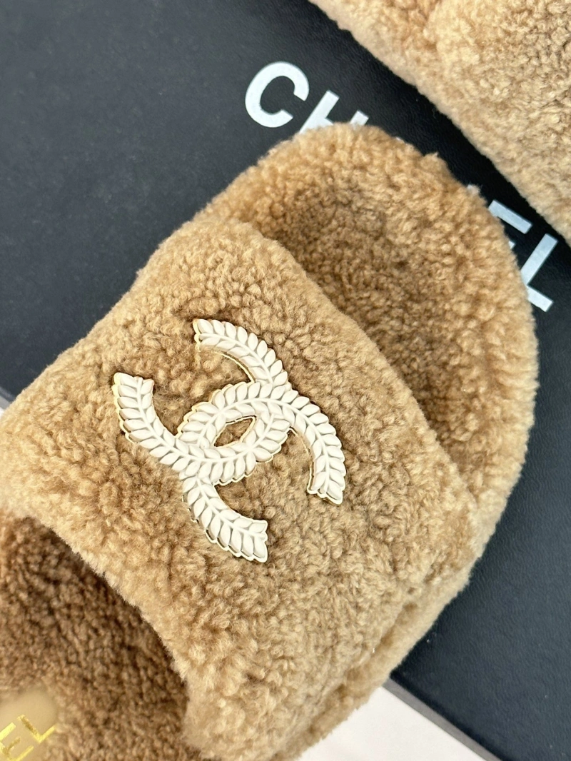 Flexible Chxnxl Slippers 126152