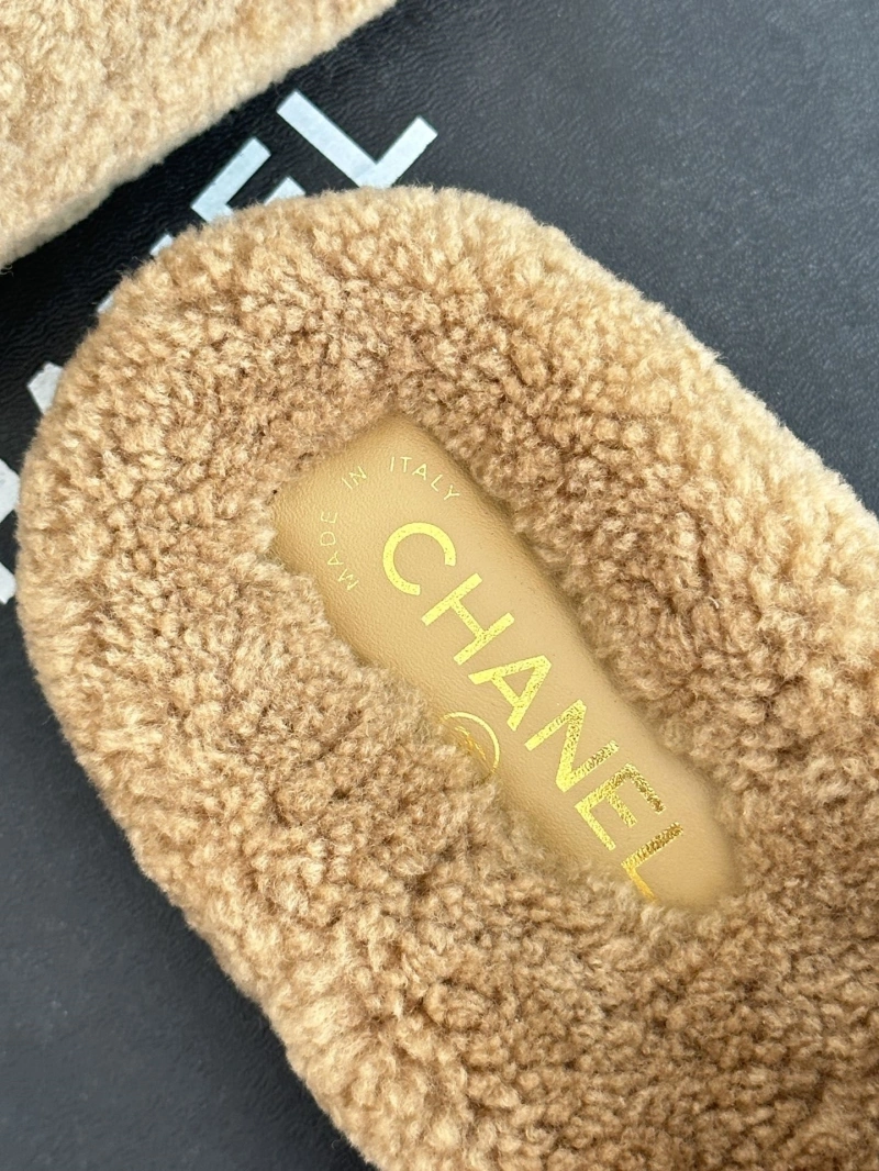 Flexible Chxnxl Slippers 126152