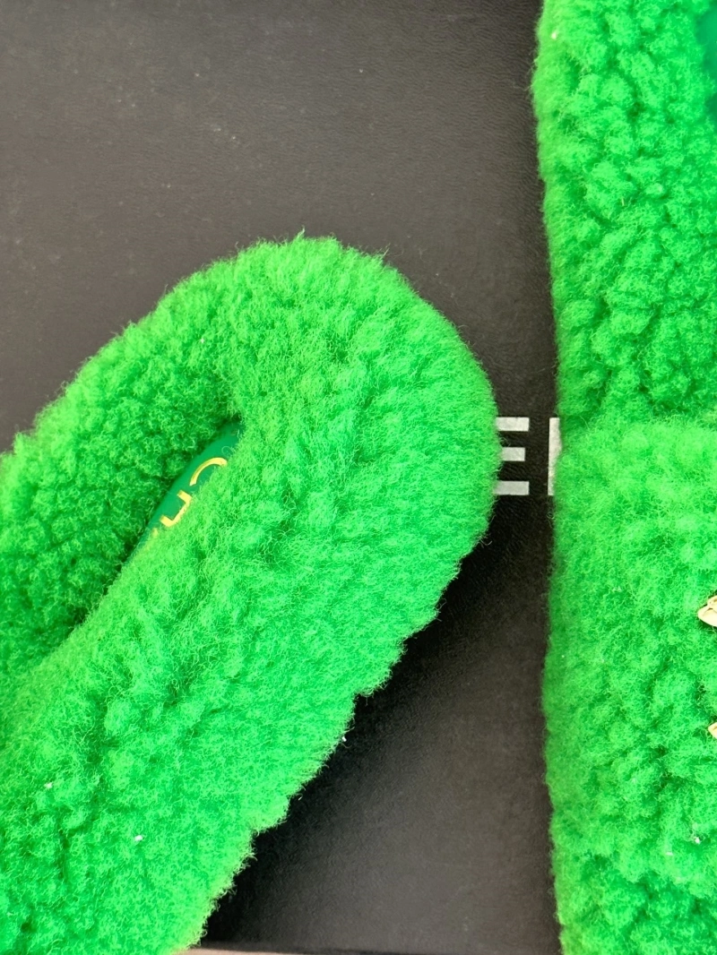 EyeCatching Chxnxl Slippers 126158