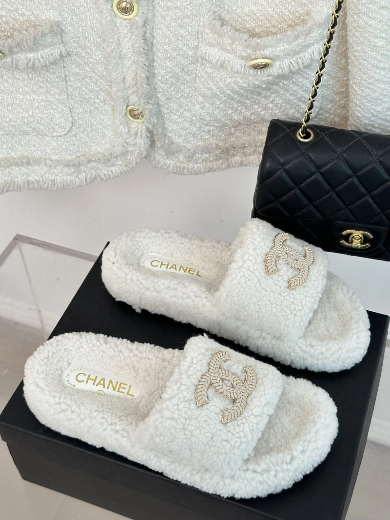 Flexible Chxnxl Slippers 126137