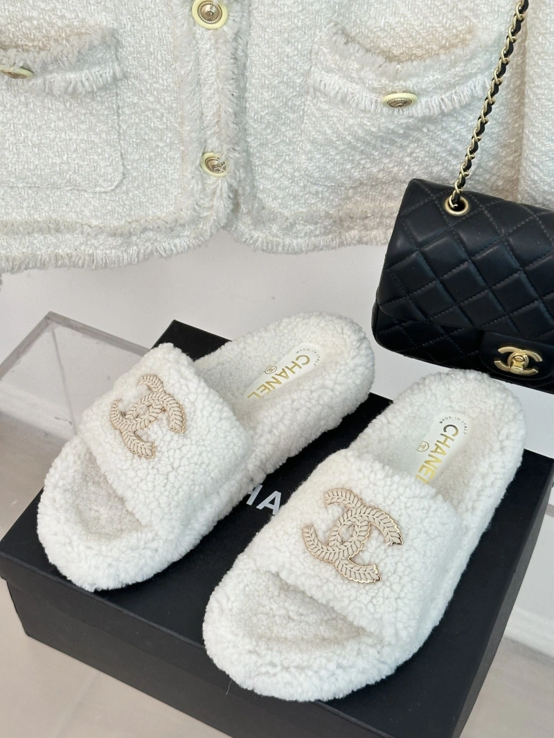 Flexible Chxnxl Slippers 126137