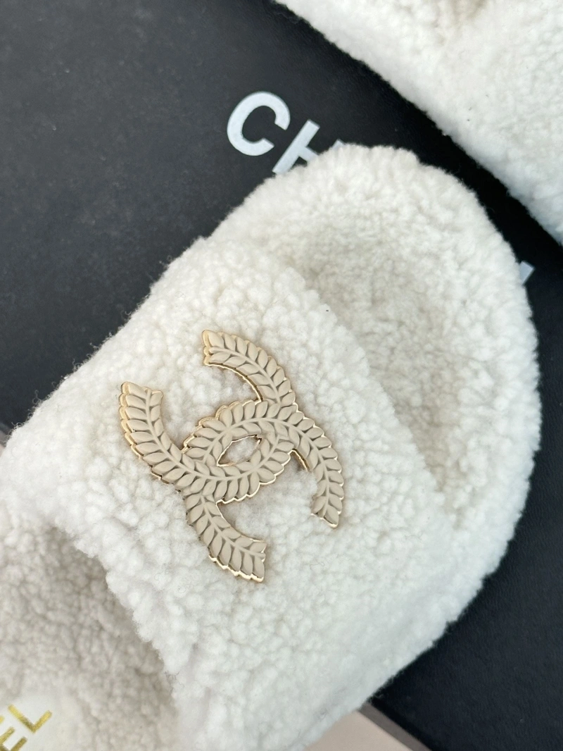 Flexible Chxnxl Slippers 126137