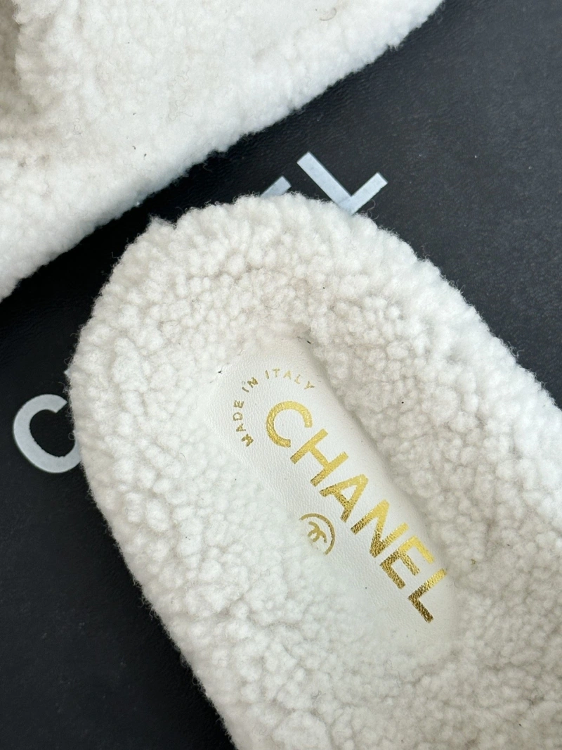 Flexible Chxnxl Slippers 126137