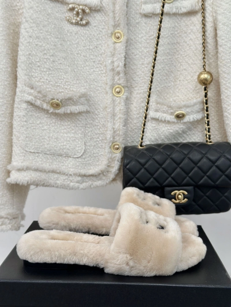 Comfortable Chxnxl Slippers 126167