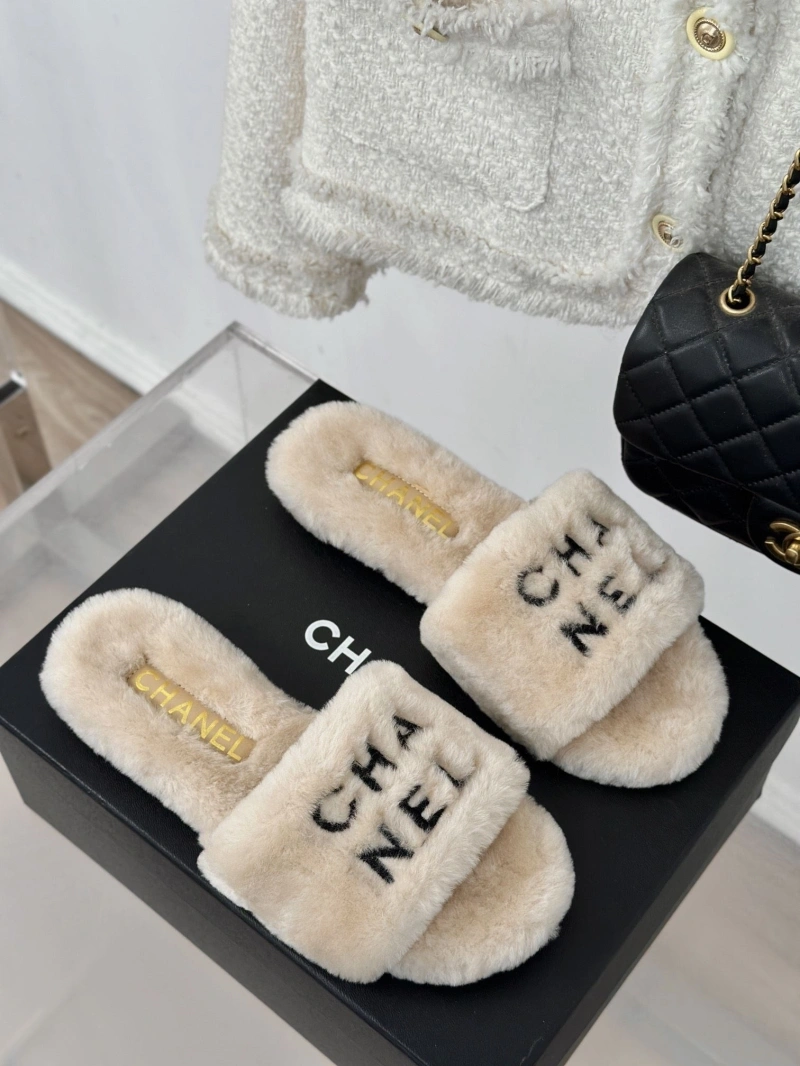 Comfortable Chxnxl Slippers 126167