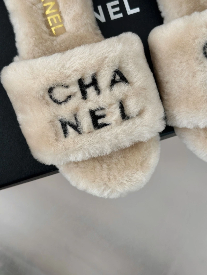 Comfortable Chxnxl Slippers 126167