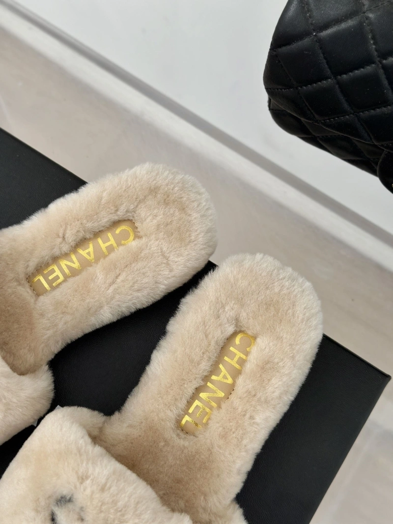 Comfortable Chxnxl Slippers 126167