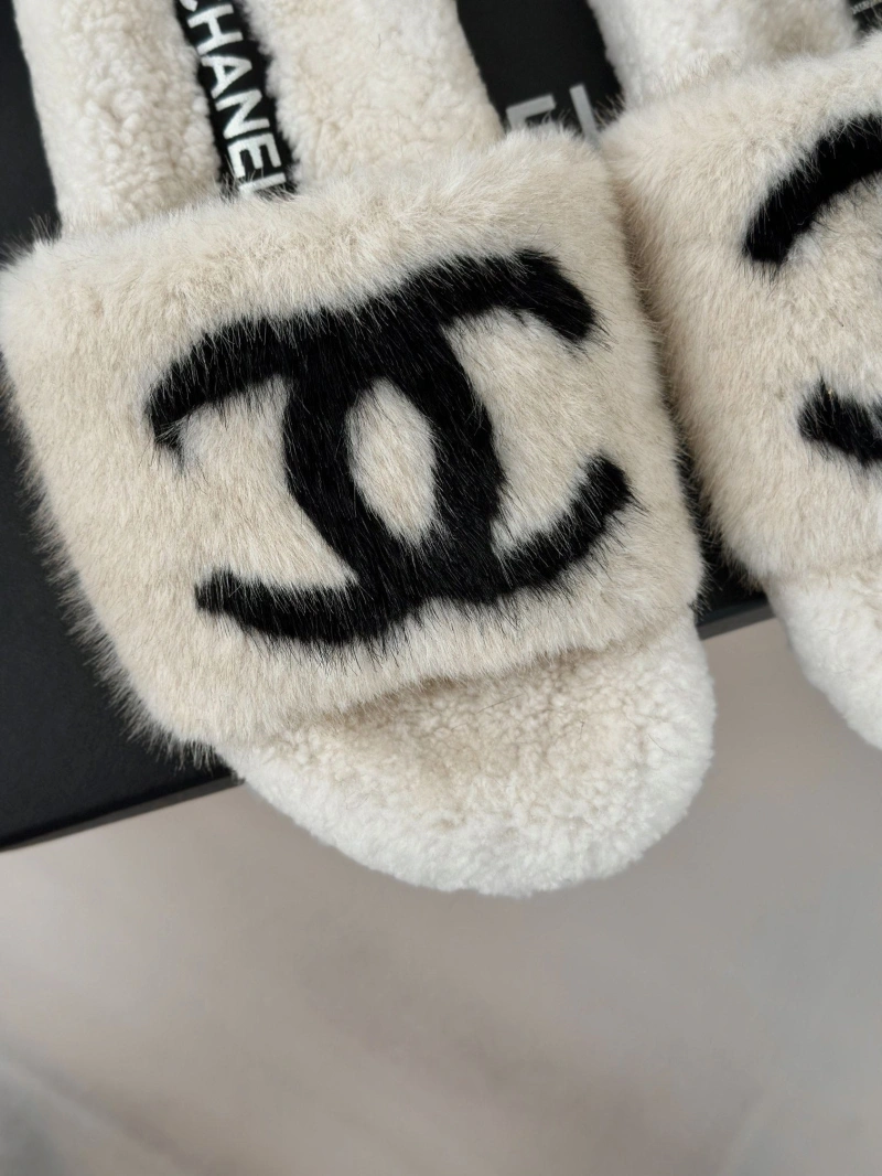 Fashionable Chxnxl Slippers 126146