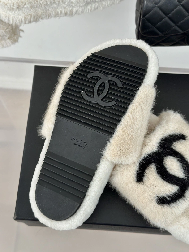 Fashionable Chxnxl Slippers 126146