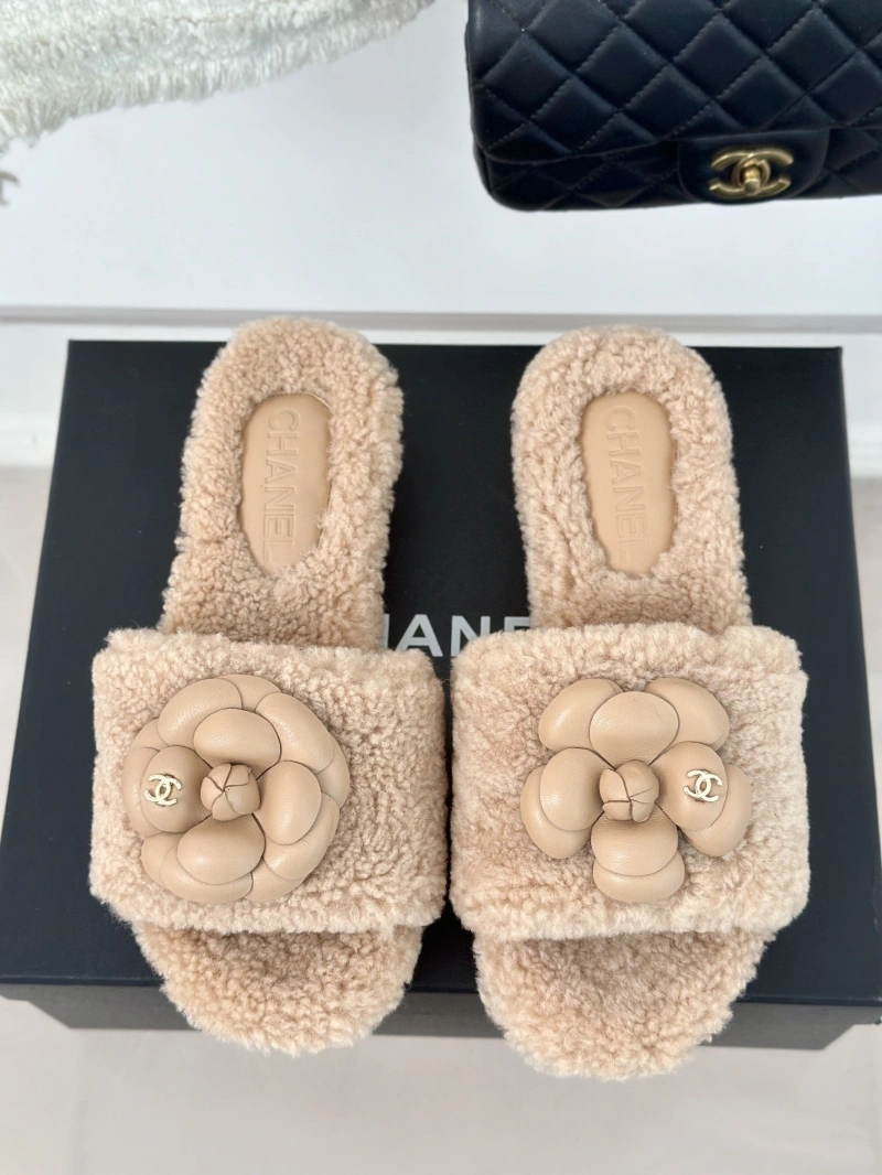 Chxnxl Slippers Vibrant 126147