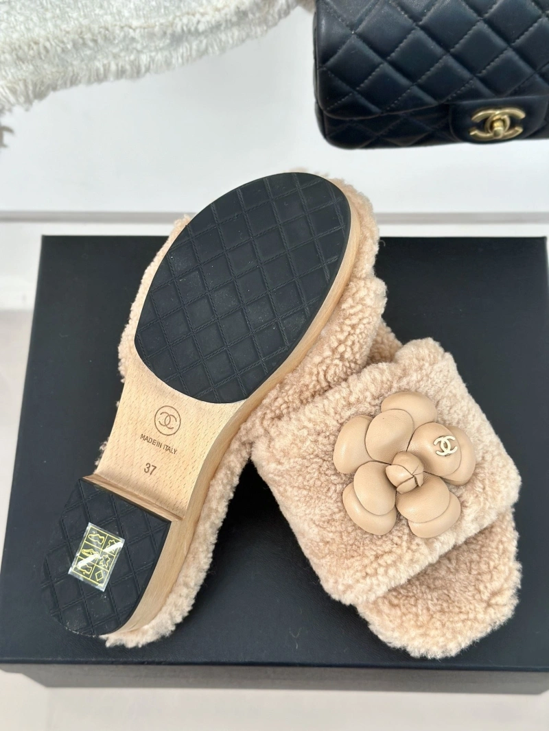 Chxnxl Slippers Vibrant 126147