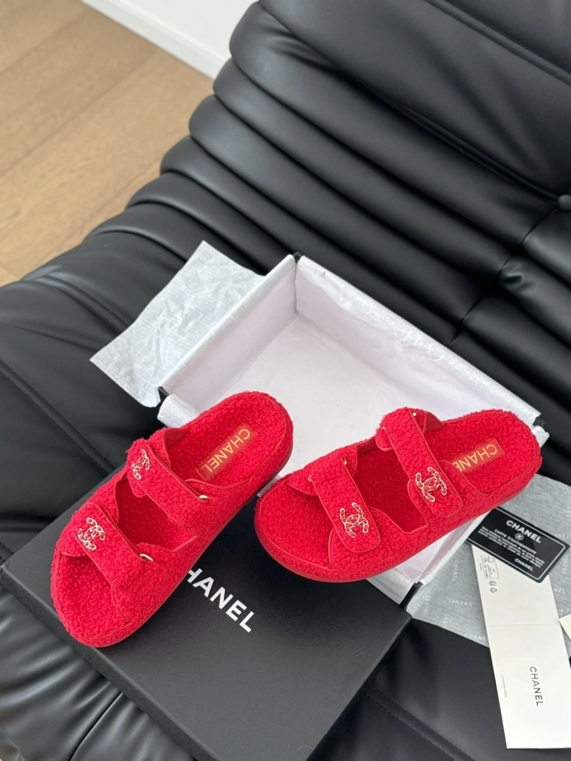 WellDesigned Chxnxl Sandals 126257