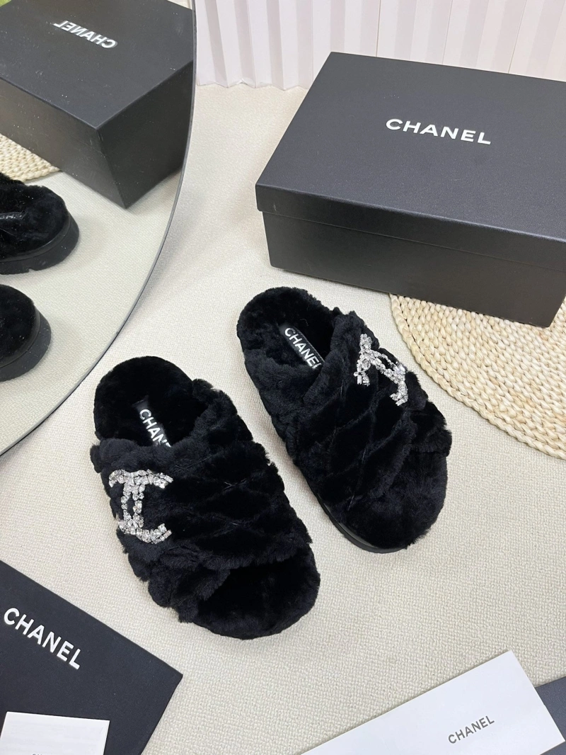 ModernLook Chxnxl Slippers 126134