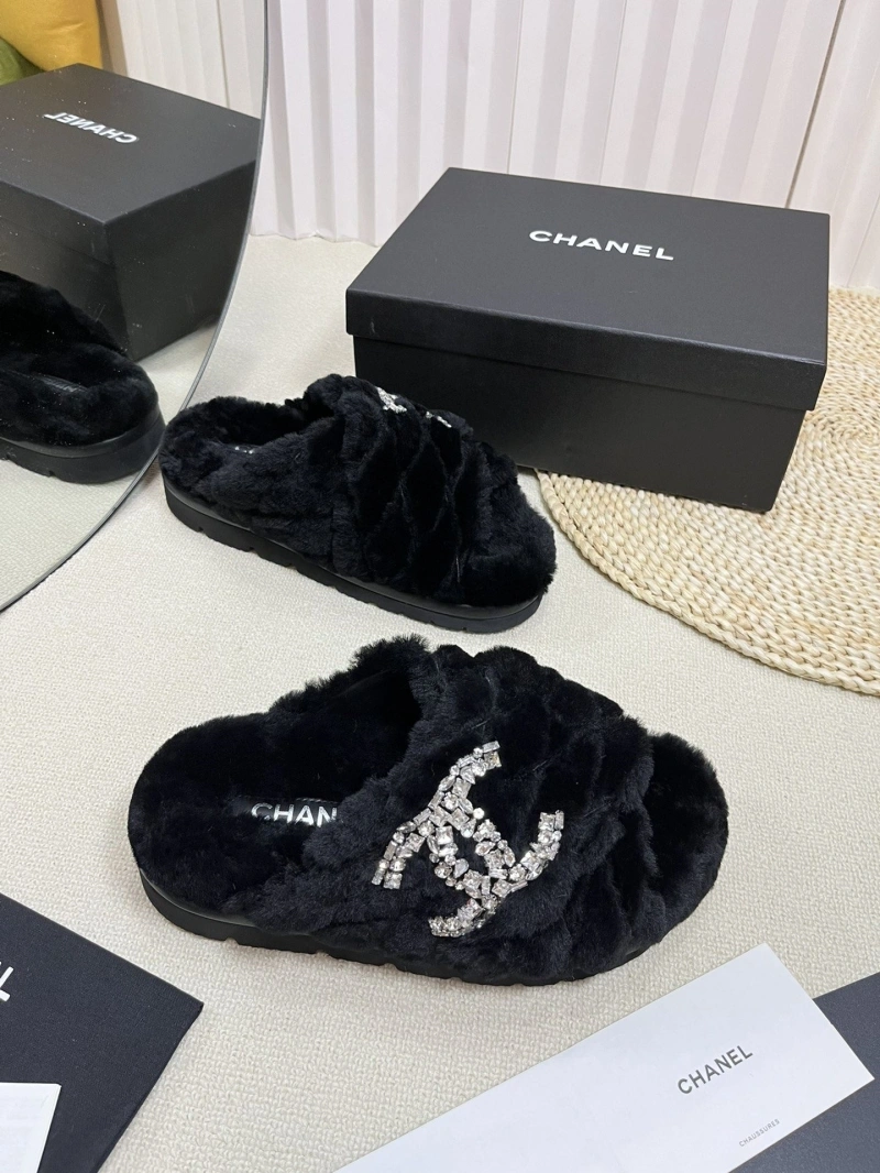 ModernLook Chxnxl Slippers 126134