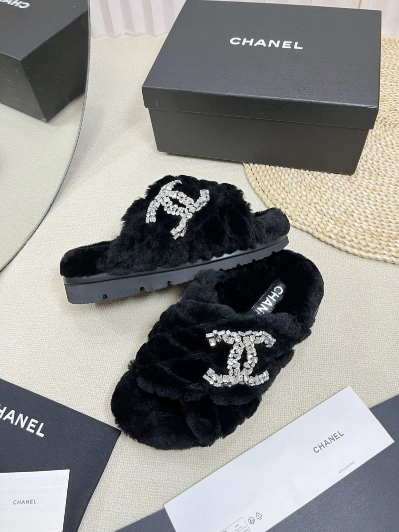 ModernLook Chxnxl Slippers 126134