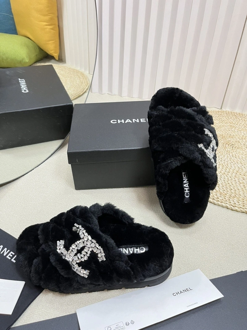 ModernLook Chxnxl Slippers 126134