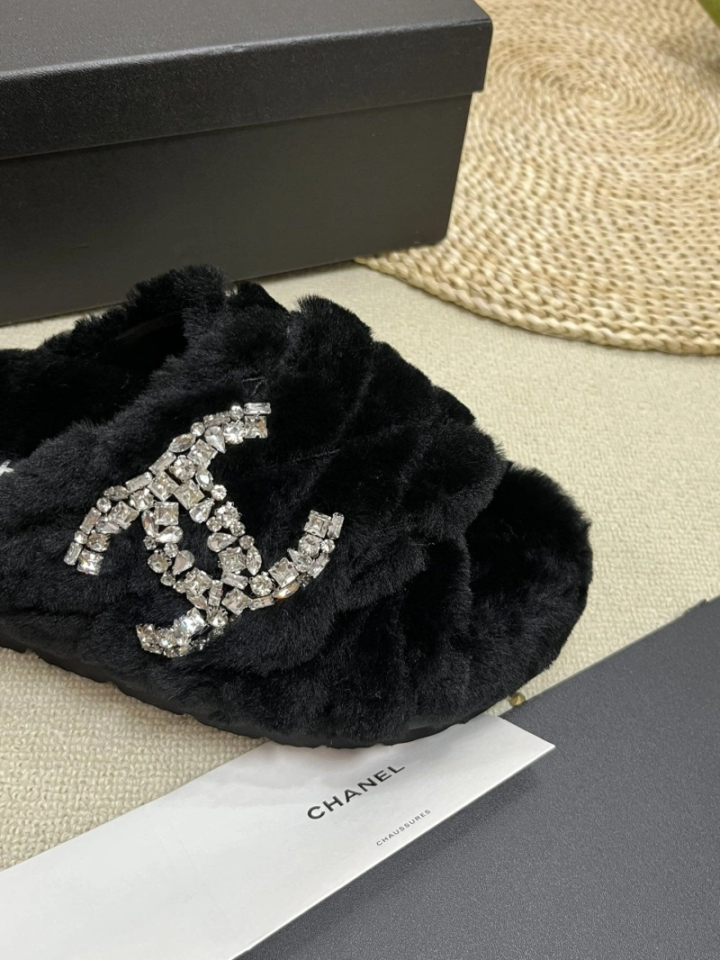 ModernLook Chxnxl Slippers 126134
