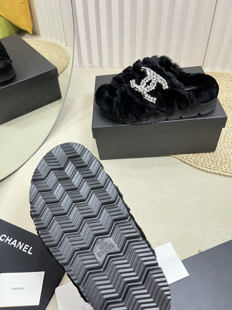 ModernLook Chxnxl Slippers 126134