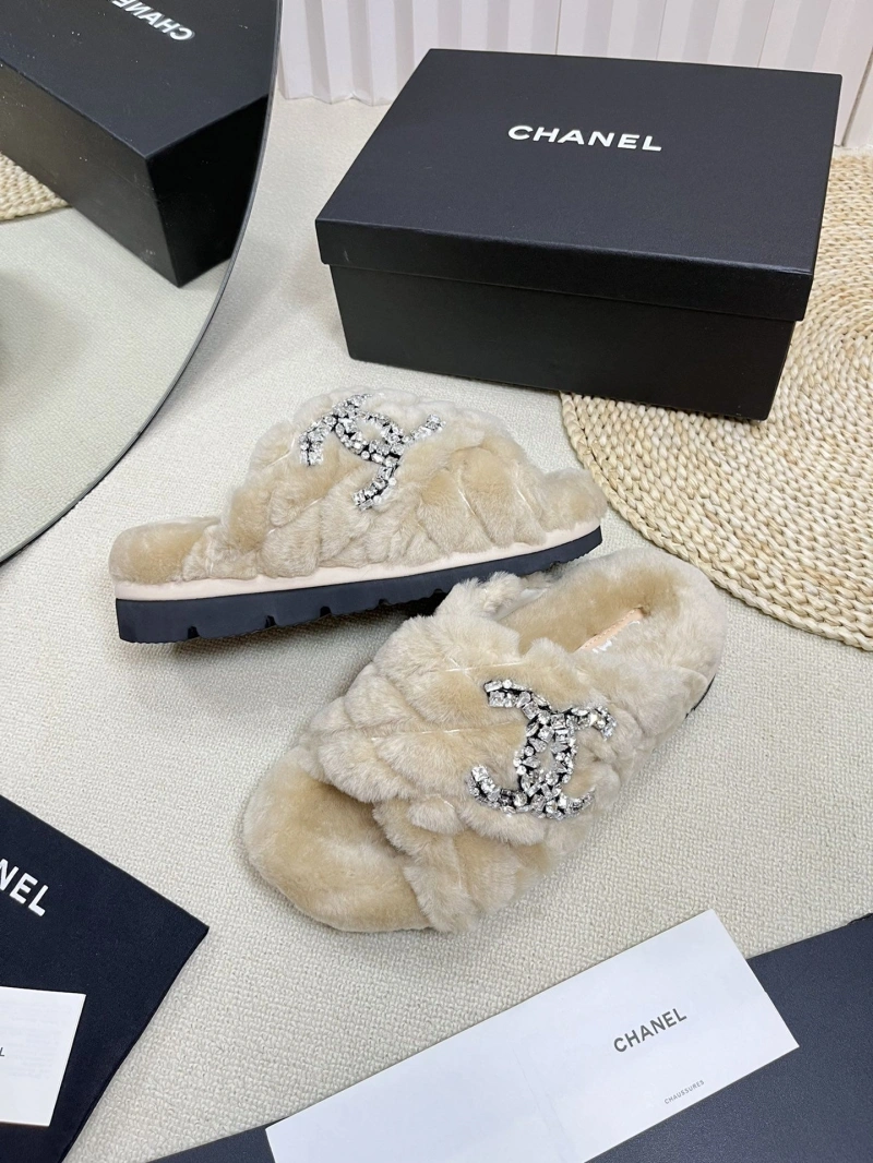 Bright Chxnxl Slippers 126133