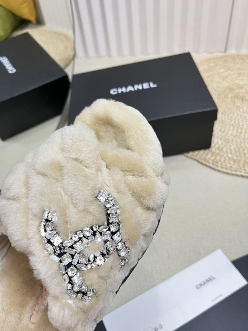 Bright Chxnxl Slippers 126133
