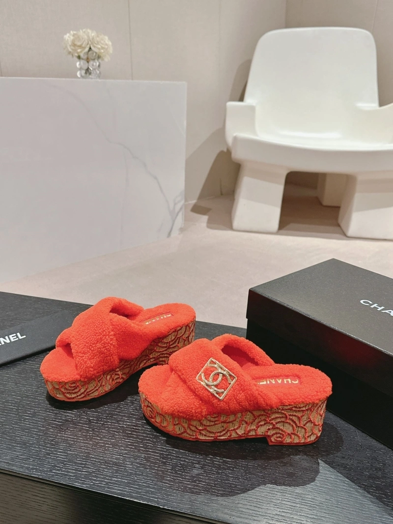 Resilient Chxnxl Slippers 126130