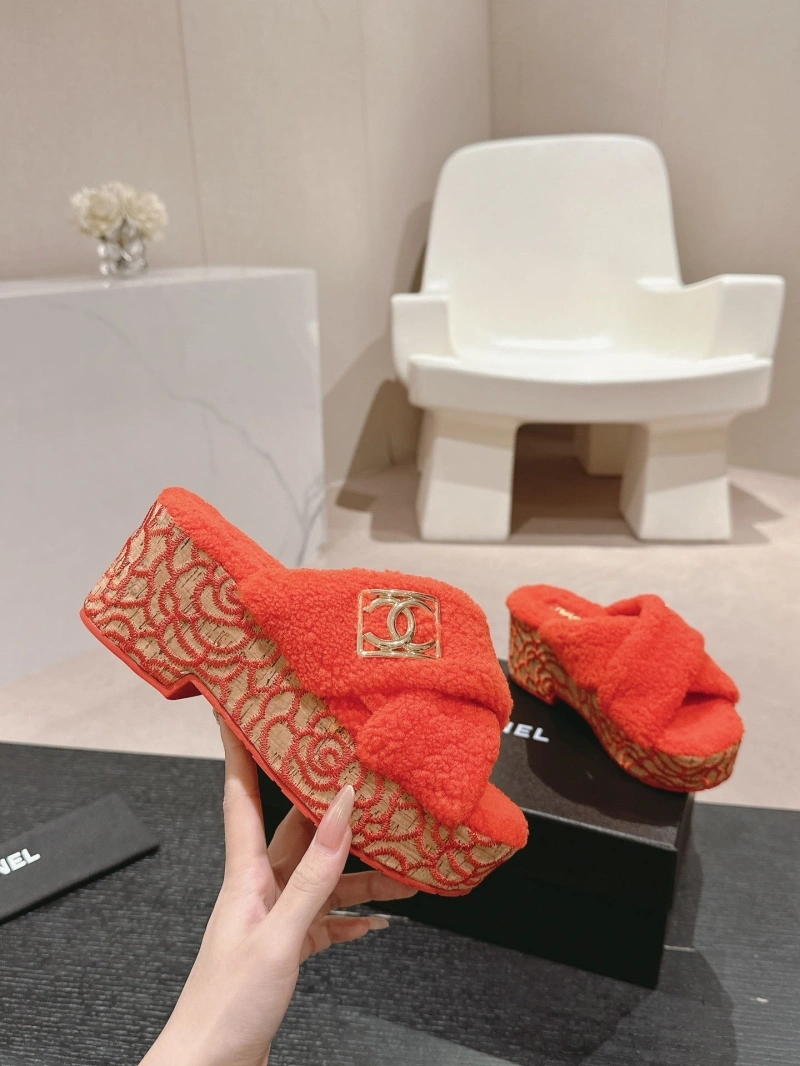Resilient Chxnxl Slippers 126130