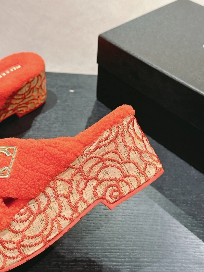 Resilient Chxnxl Slippers 126130