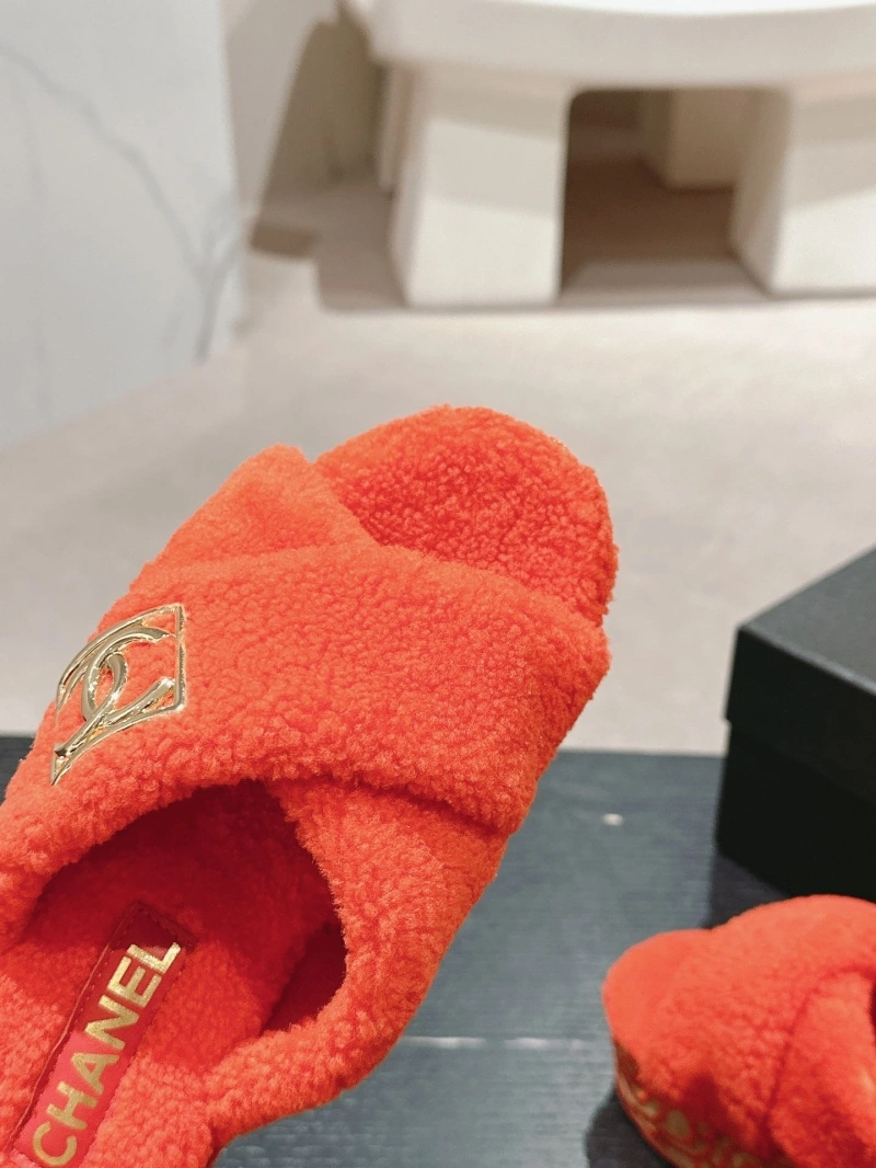 Resilient Chxnxl Slippers 126130