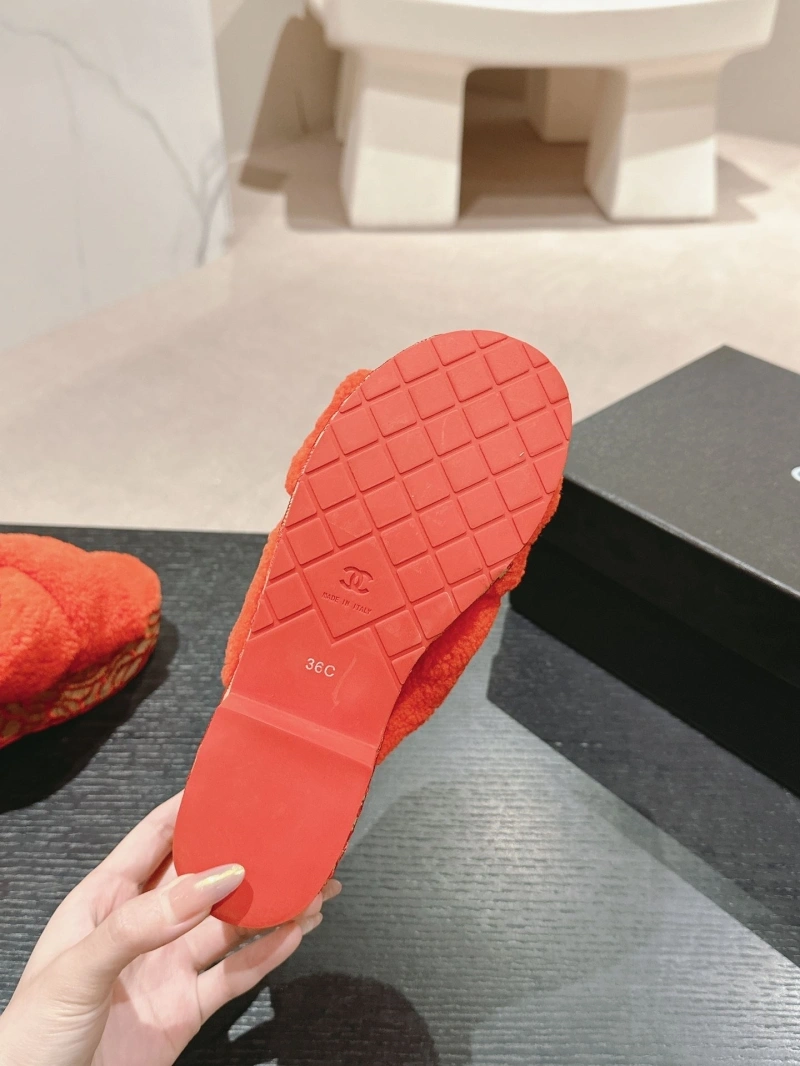 Resilient Chxnxl Slippers 126130