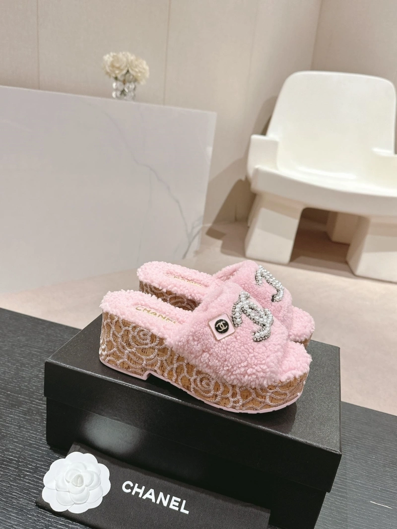 EyeCatching Chxnxl Slippers 126124