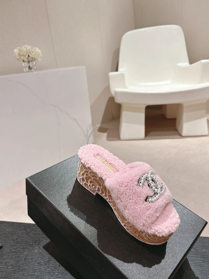 EyeCatching Chxnxl Slippers 126124