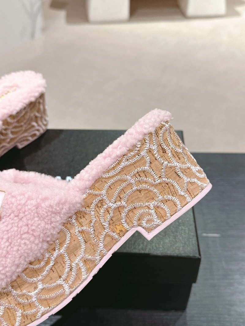EyeCatching Chxnxl Slippers 126124