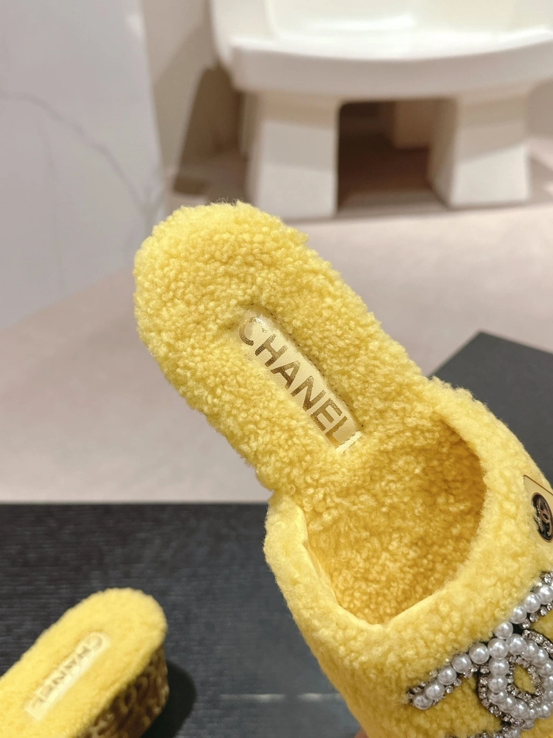 Trendy Chxnxl Slippers 126122