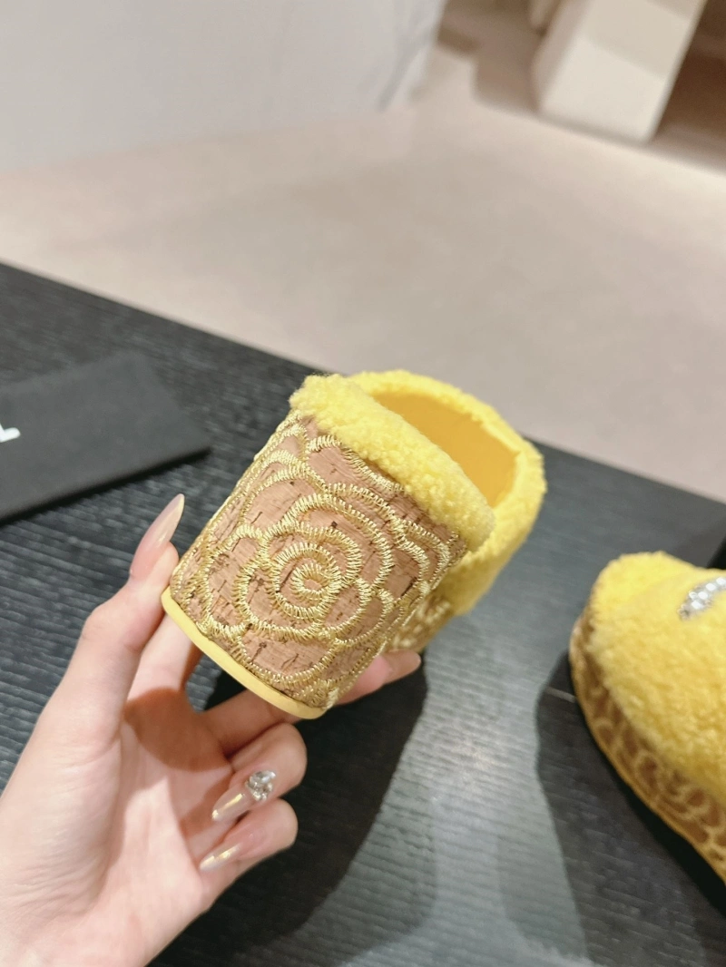 Trendy Chxnxl Slippers 126122