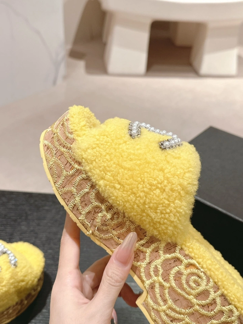 Trendy Chxnxl Slippers 126122