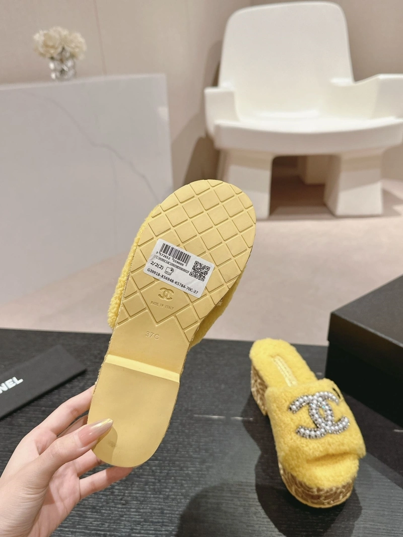 Trendy Chxnxl Slippers 126122